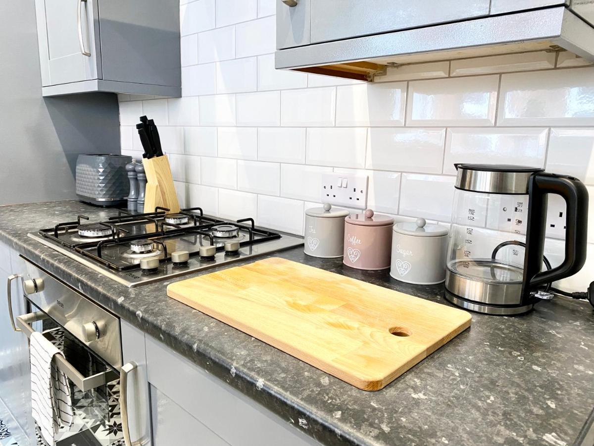 3 Queen Alexandra Road นอร์ทชีลด์ส ภายนอก รูปภาพ