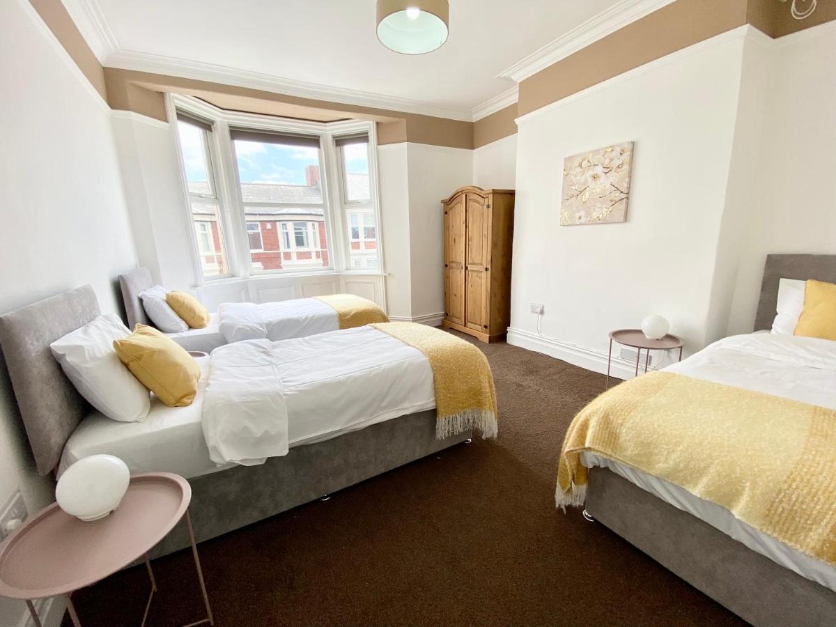3 Queen Alexandra Road นอร์ทชีลด์ส ภายนอก รูปภาพ
