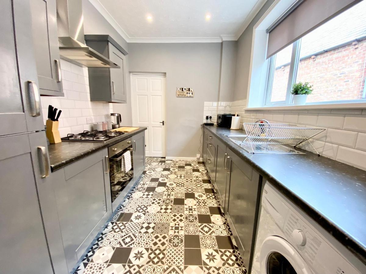 3 Queen Alexandra Road นอร์ทชีลด์ส ภายนอก รูปภาพ